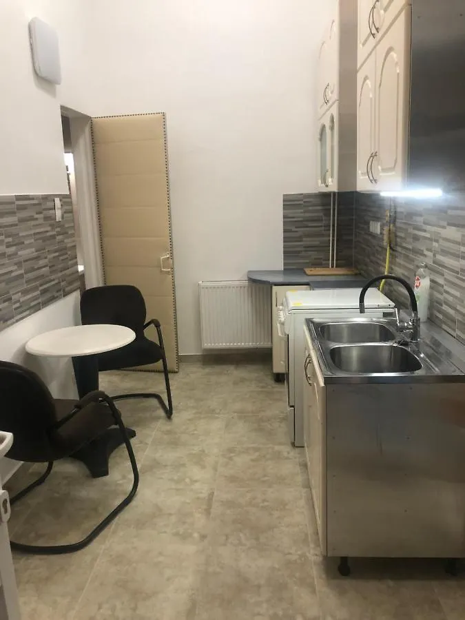 City Central Apartments Next To New York Cafe contacts